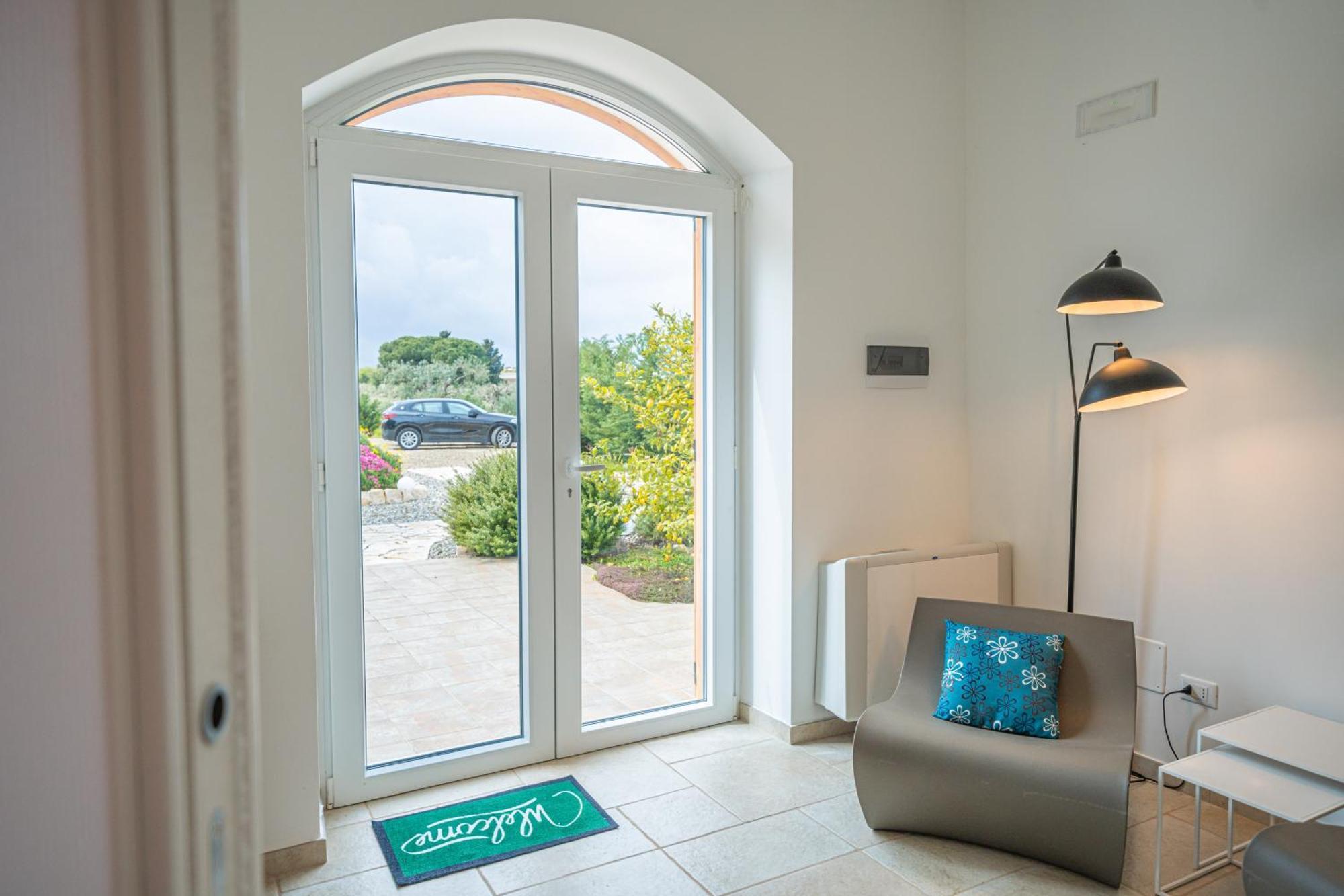 Private Pool & Parking Donna Lina Villa Conversano Bagian luar foto